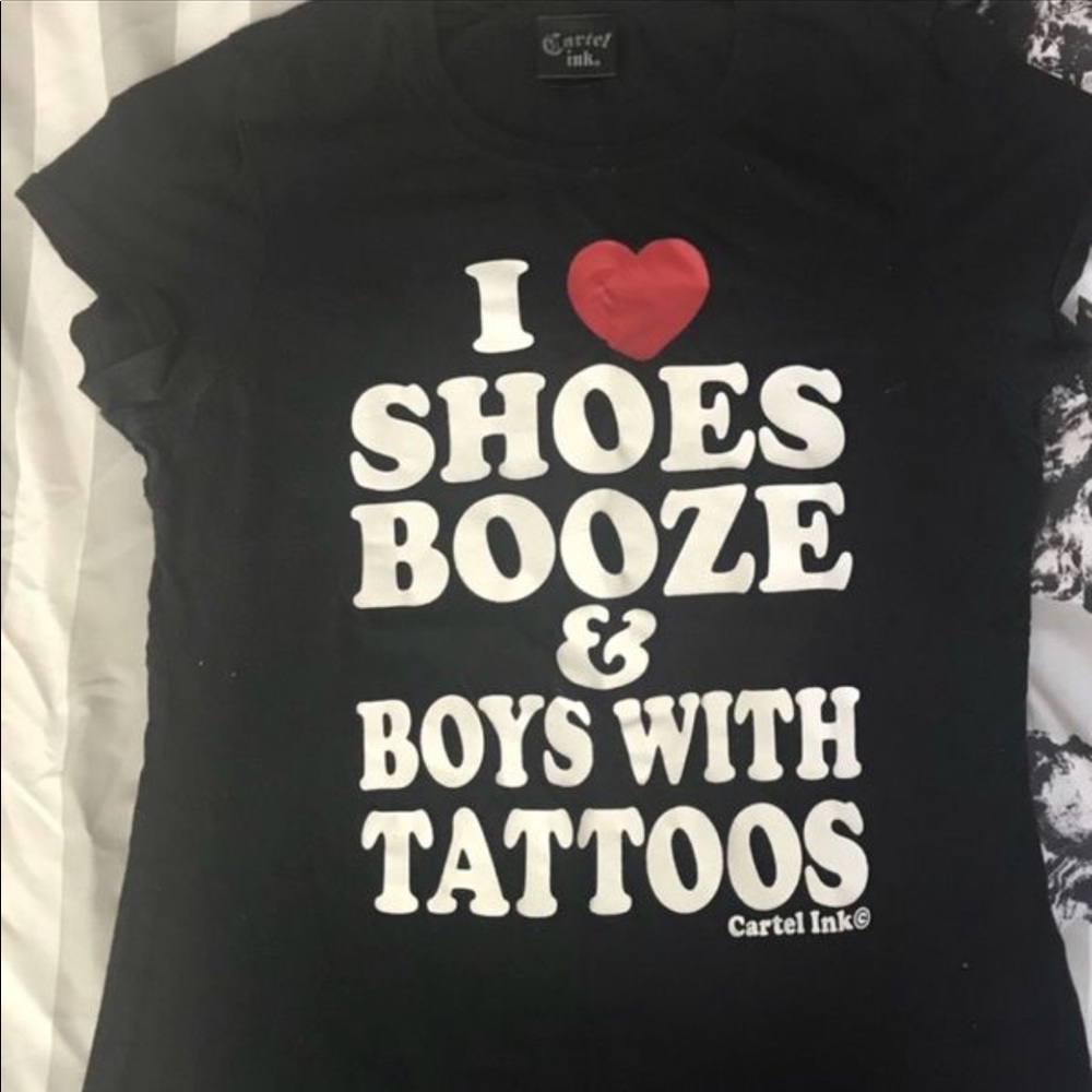 black tee